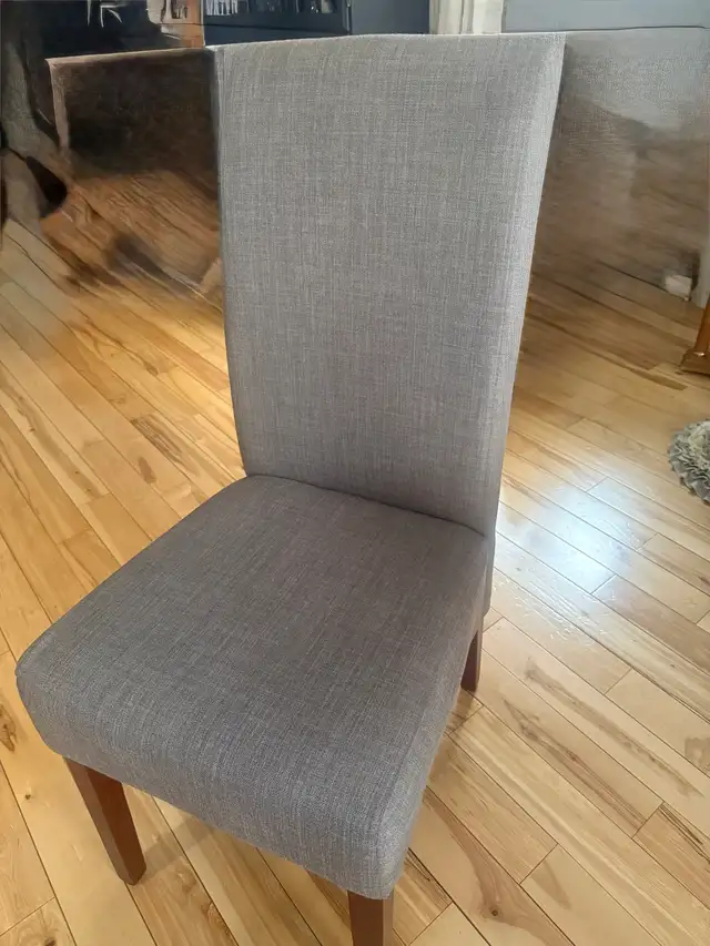 Upholstered set of  Dining Chairs/ Ergonomic Curved Backrest in Chairs & Recliners in Markham / York Region - Image 3