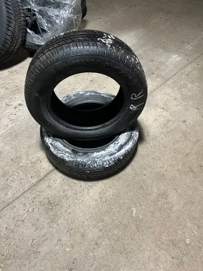 Selling set of 2 all season tires for $90 Still lots of tread left 195/65 R15 Kingstar Centum SK72 C...