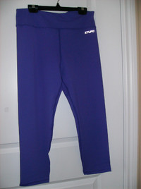 NEW XTUPO Yoga Pants Capri Size Large  Ultra Soft Fabric