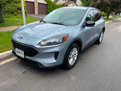 SE AWD. Navigation, adaptive cruise, lane assist, heated sets, etc Exceptional in snow. On winter ti...