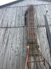 Small square bale barn elevator