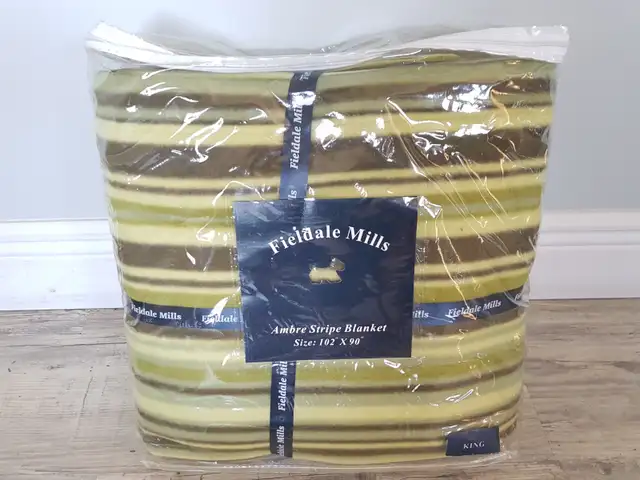 Fieldale Mills Ambre Stripe Blanket in Bedding in St. Catharines - Image 2