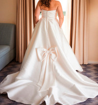 Wedding dress/ robe de mariée