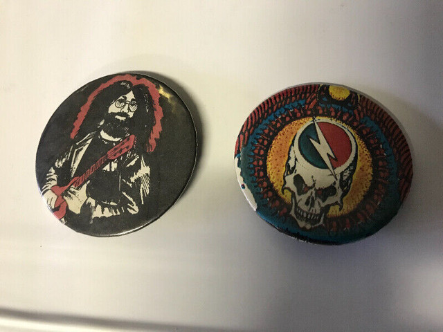 2 ROCK & ROLL BUTTONS - 2 GRATEFUL DEAD  + DISNEY MICKEY in Arts & Collectibles in Mississauga / Peel Region - Image 2