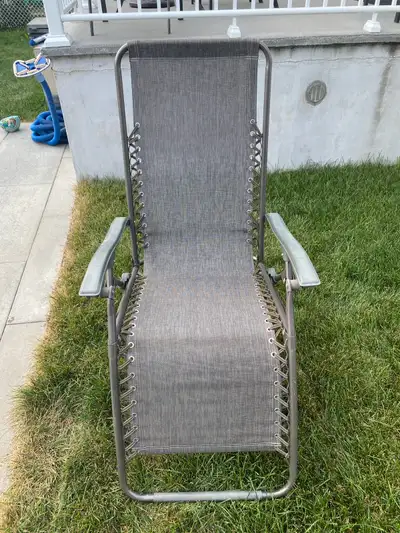 outdoor lounge chairs/chaises longue d’extérieur , View more