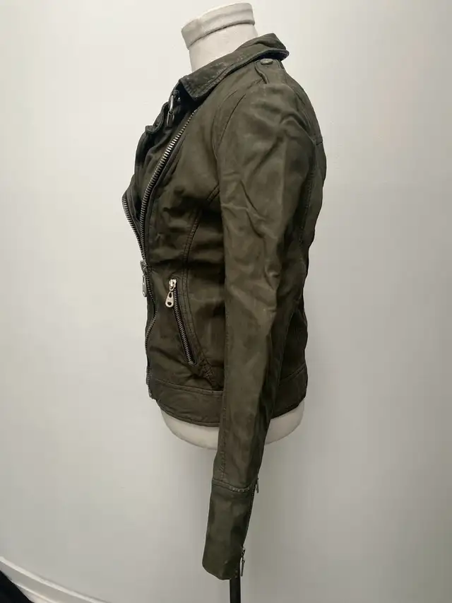 Women’s green leather jacket by DOMA in Women's - Tops & Outerwear in Mississauga / Peel Region - Image 4