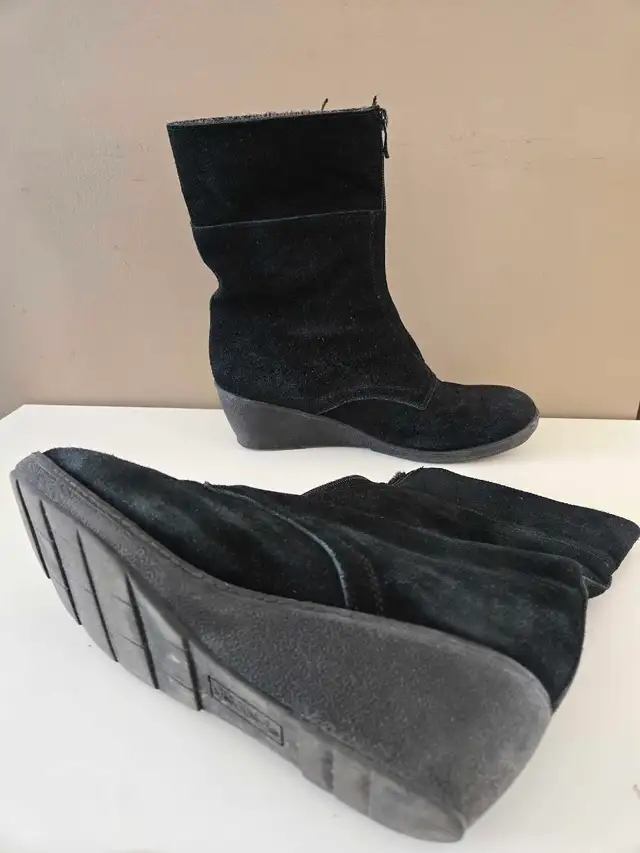 Leather Winter Boots Sizes Women's 8 8.5 9 in Women's - Shoes in City of Toronto - Image 6
