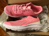 Brand new 2Y Under Armour runners 