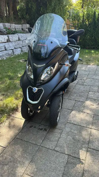 Selling mint condition Piaggio MP3 500CC 2016 washed up and ready to drive new brakes, fresh oil and...