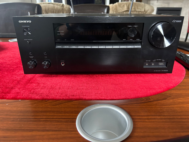 Stereo amplifier surround sound  in Stereo Systems & Home Theatre in Petawawa
