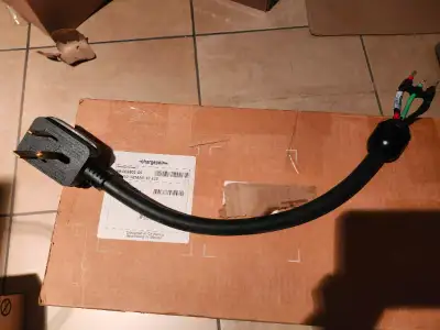 1) Fil electrique 6/3 - 3 conducteurs #6 (cuivre). 3.1m (10,4 pieds) Copper Wire- 6-gauge. 3.1 meter...