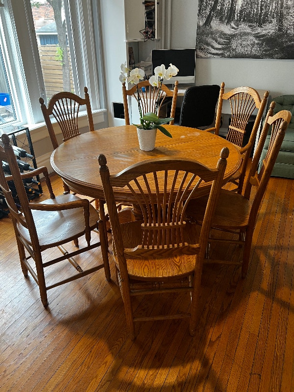 Solid oak table with leaf and 6 chairs Dining Tables & Sets