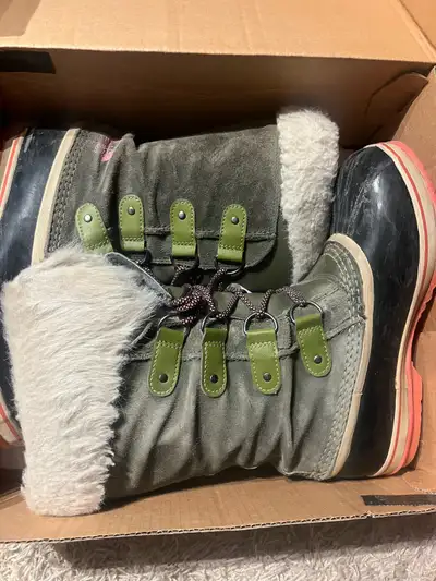 sorel youth Joan of arctic boots, View more