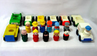 LOT VINTAGE FISHER PRICE LITTLE PEOPLE LOT & VEHICULES