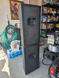 Yorkville EF12P  powered  Speakers 