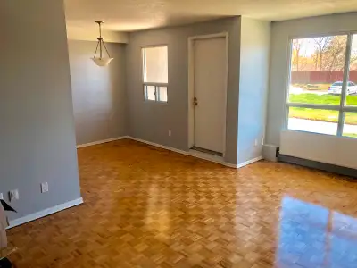 Large renovated 2 bedroom with balcony