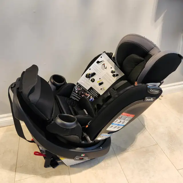 Car Seat Evenflo Revolve360 Extend All-in-One 360° Rotation Exte in Strollers, Carriers & Car Seats in Kitchener / Waterloo - Image 8