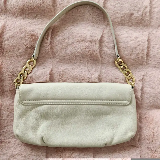 Vintage Michael Kors bag in Women's - Bags & Wallets in City of Toronto - Image 3