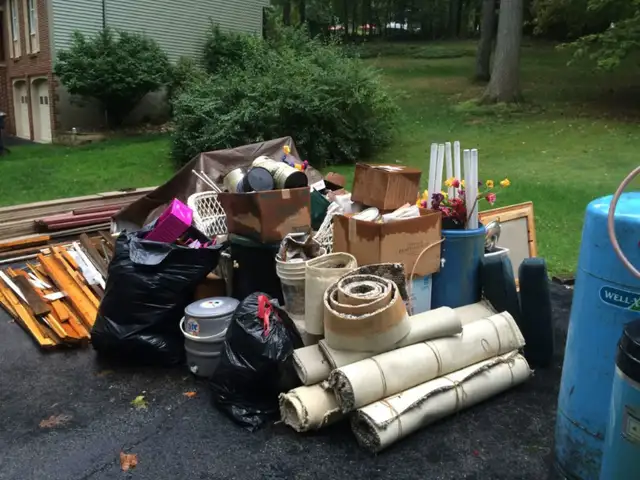 Ramassage De Debris / Junk Removal62865709324035124