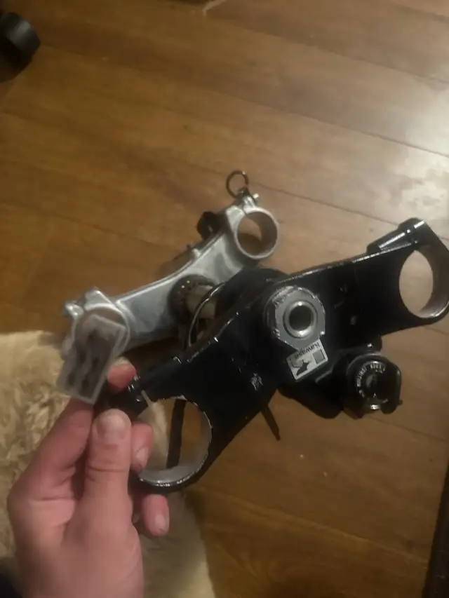 forks swingarm rear rear triples 636 Ninja 2004 ignition + key in Motorcycle Parts & Accessories in Mississauga / Peel Region - Image 11