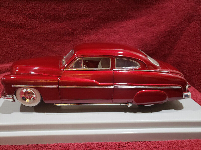 Ertl American Muscle ‘49 Mercury Lead Sled Candy Apple Red in Toys & Games in Sarnia - Image 2
