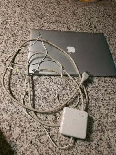 MACBOOK PRO 2013 WITH CHARGER (NEEDS OS INSTALLED), View more