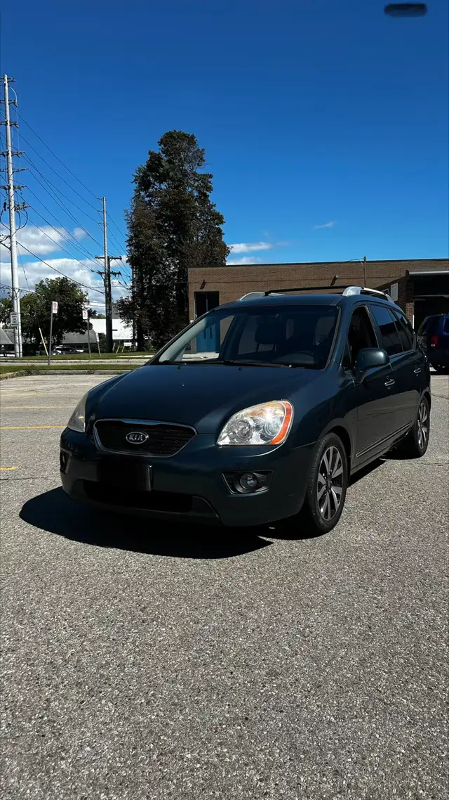 2011 Kia rondo