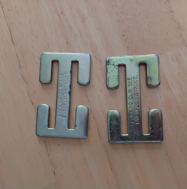 Car seat locking clip in Strollers, Carriers & Car Seats in Brantford - Image 2