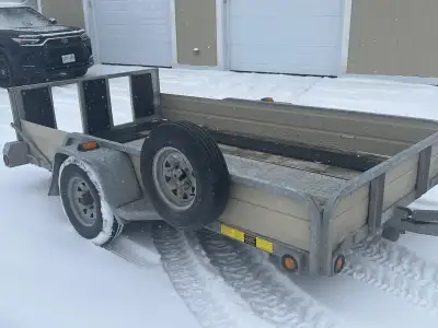 Remorque dompeur Maxi-roule idéale pour transport de Spyder, ATV, Ski-doo et tout autre équipement....