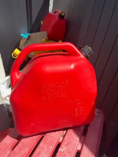 Gas Can 5.3 gallon in excellent condition , View more