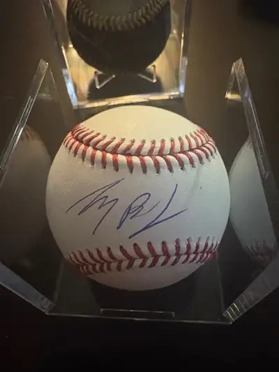 Baseball autographed by actor / producer Michael B Jordan come with hologram of authenticity will sh...