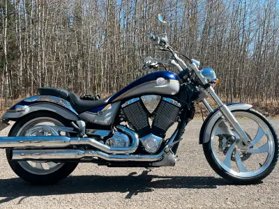A Classic bike with a classic feel! 42,300 km. Runs like a top! Lots of power. Surprisingly agile. J...