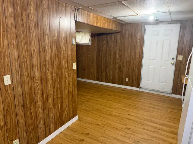 1 bedroom + Den basement in the NE in Long Term Rentals in Calgary - Image 4