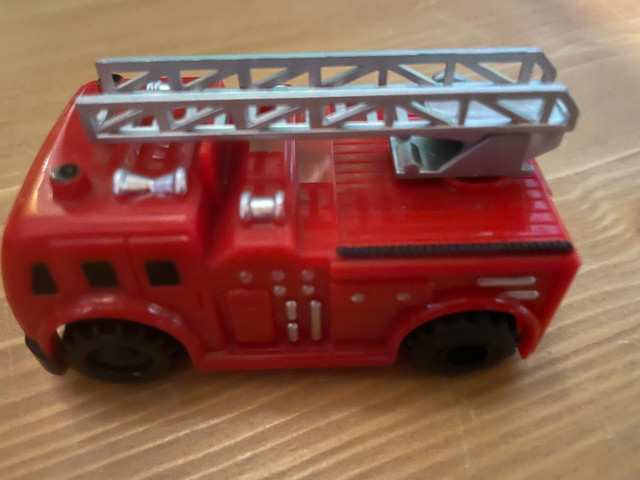 4 airplanes, 1SUV, 2 trucks, 1 fire truck and 1 Zamboni. in Toys & Games in Hamilton - Image 2
