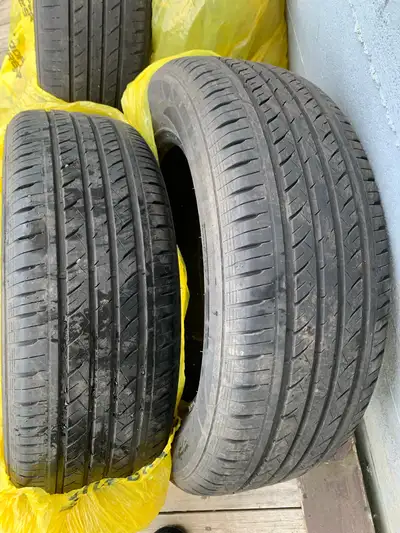 4 all season tires p22560r17 Lots of tread left no plugs or patches