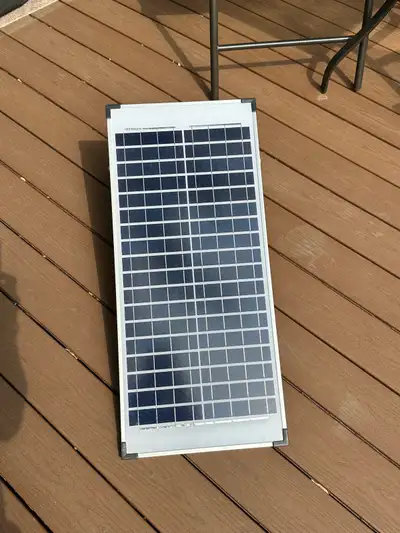 Coleman 40 Watt 12 Volt Solar Panel Rv Boat Off Grid with 7 Amp Charge Control Like new condition on...