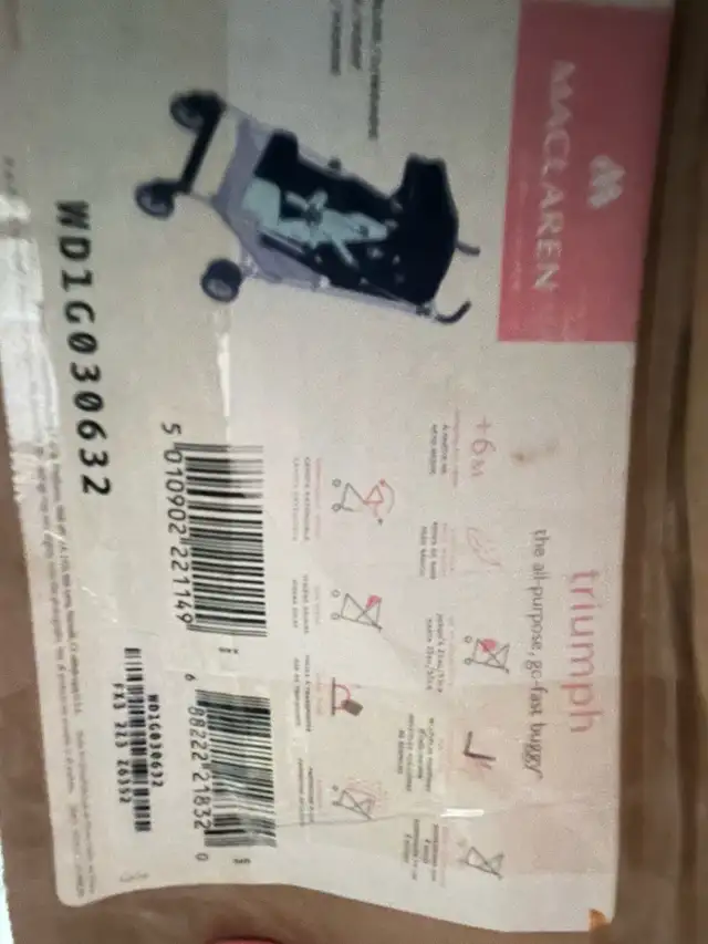 maclaren stroller  in Strollers, Carriers & Car Seats in Hamilton - Image 2