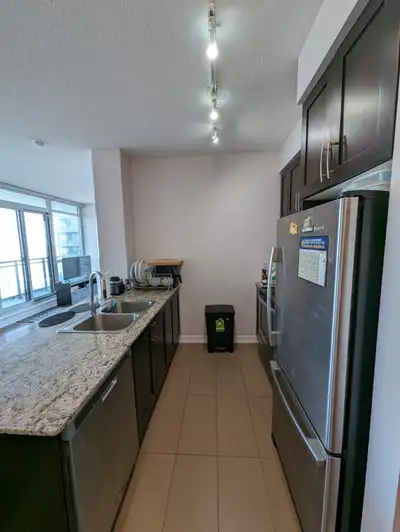 2bed/2wash square one Condo for lease, prime location