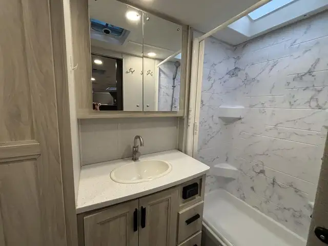 2022 Forest River Forester 2441DS  Motorhome in RVs & Motorhomes in Kelowna - Image 10