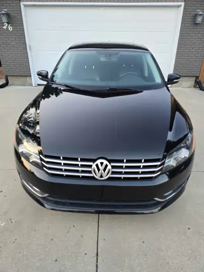 2015 Volkswagen Passat SEL Premium highline with only 124,800 km. *** One-owner vehicle *** that has...