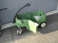 GREEN STEP TWO PULL WAGON