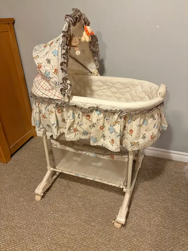 Bassinet in Cribs in Pembroke - Image 2