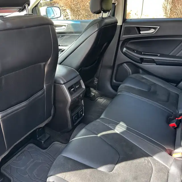 2015 Ford Edge Sport / all-wheel-drive SUV in Cars & Trucks in Calgary - Image 8