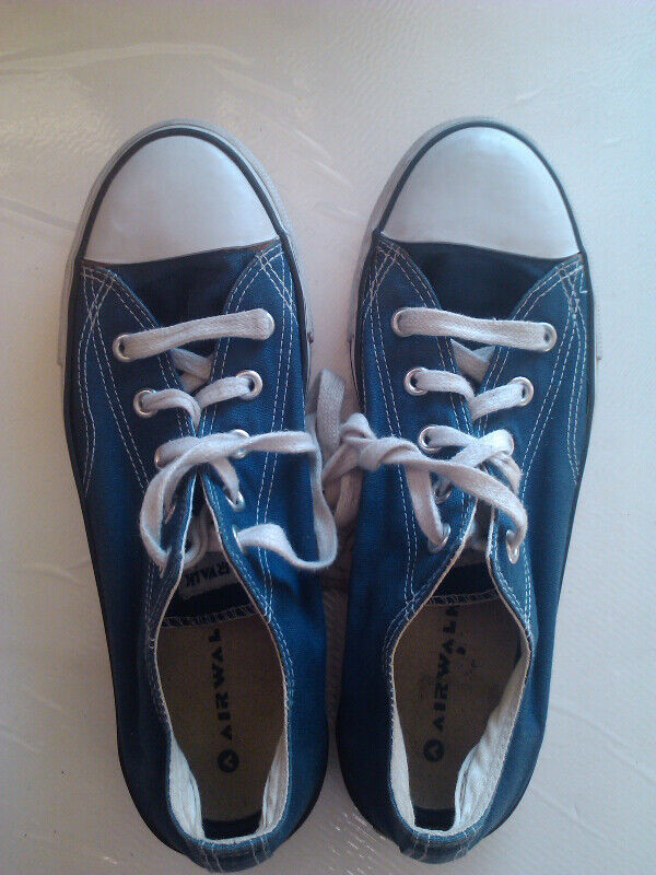 Women`s Air Walk shoes size 9.5 in Women's - Shoes in City of Toronto