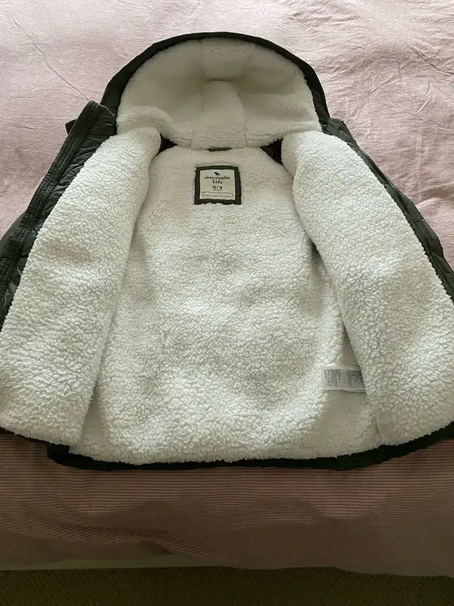 kids winter jacket in Kids & Youth in Oakville / Halton Region - Image 3