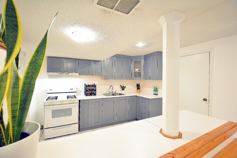 Bright, spacious and beautiful 2 bedroom Apartment for rent 2