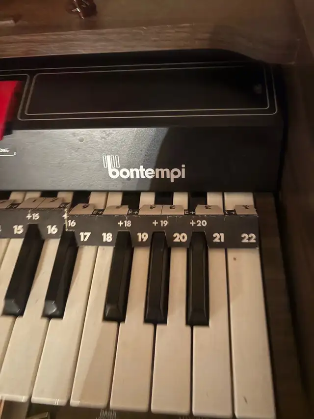 Bontempi Organ in Pianos & Keyboards in Calgary - Image 5