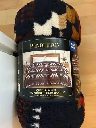 Pendleton Queen Size Fleece Blanket $115, 98" x 92" Legend Lake Dark Blue, new See other linens, bla...