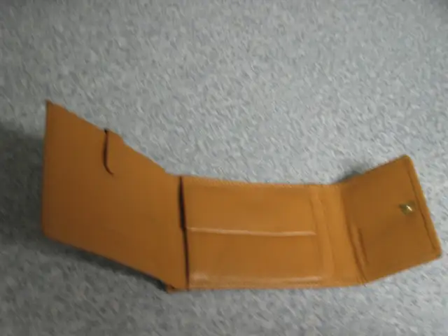 Men's Leather Wallet in Men's in Calgary - Image 4