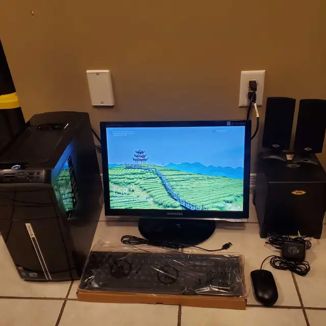 Gateway Desktop PC in Desktop Computers in Markham / York Region - Image 2